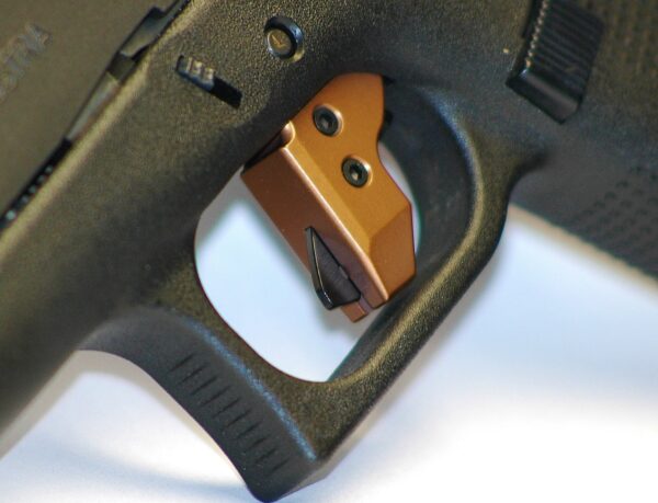 Serpico Performance STRYKOUT™ Gen 3-4 Trigger Shoe FDE/Brown for Glock® - Image 3